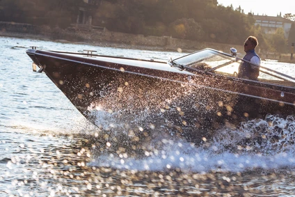 Exklusive Riva-Bootstour ab Bardolino: Luxus und Eleganz auf dem Gardasee 2